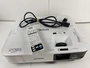 Epson Eb-2250u Projector//Epson Eb-2250u Projector