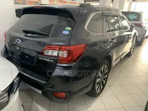 Subaru Outback 2.5i AWD 2017 Gray