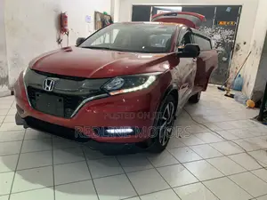 Honda Vezel 1.5 Hybrid 4WD 2017 Red