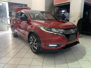 Honda Vezel 1.5 Hybrid 4WD 2017 Red