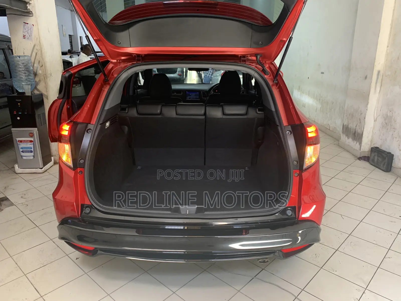 Honda Vezel 1.5 Hybrid 4WD 2017 Red