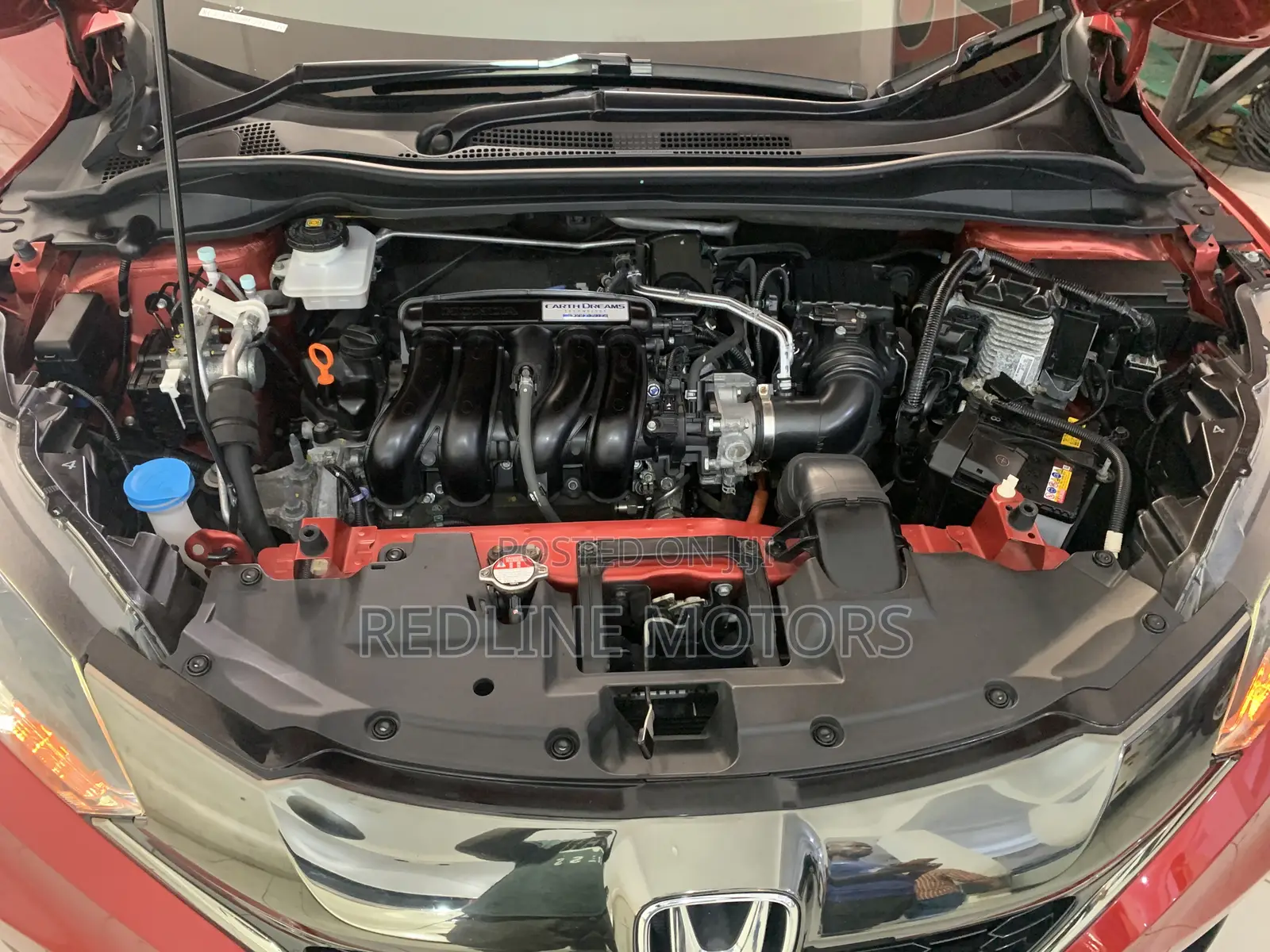 Honda Vezel 1.5 Hybrid 4WD 2017 Red
