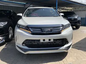 Toyota Harrier 2.5 Hybrid 4WD 2018 White