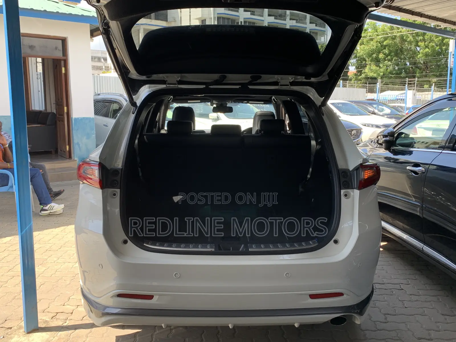 Toyota Harrier 2.5 Hybrid 4WD 2018 White