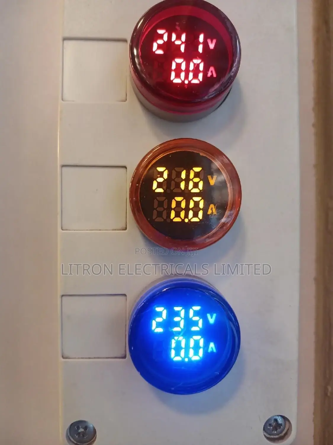 Voltage and Amperes Indicators