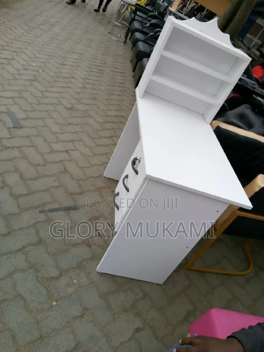 Manicure Table