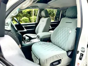 Toyota Land Cruiser 4.5 V8 VXR 2017 White