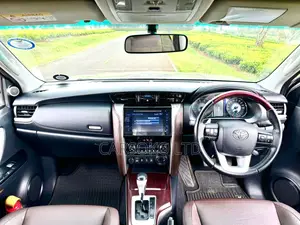 Toyota Fortuner 2.8 D AWD 2017 Gold