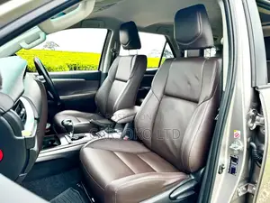Toyota Fortuner 2.8 D AWD 2017 Gold