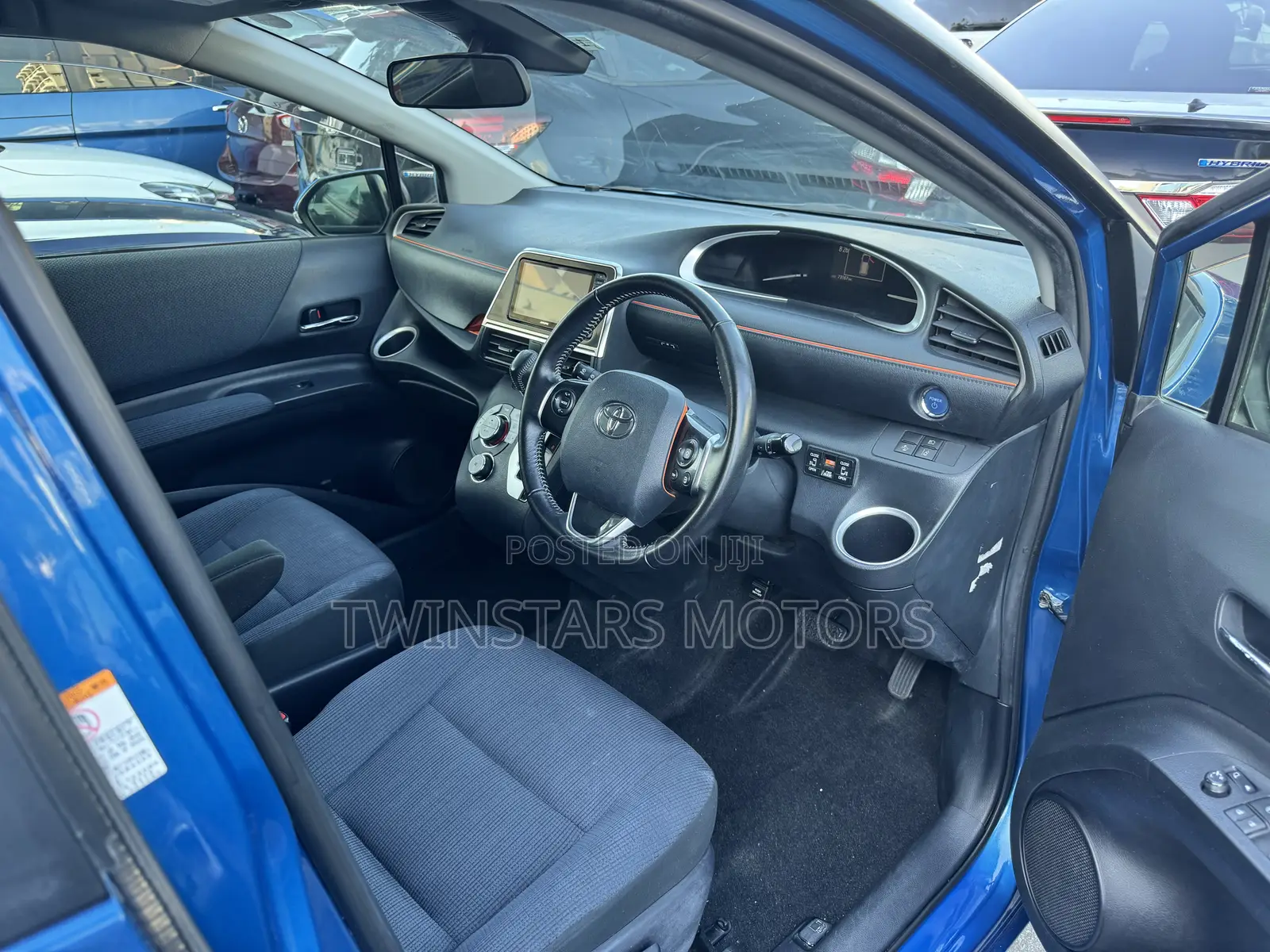 Toyota Sienta 1.5 Hybrid FWD 2018 Blue