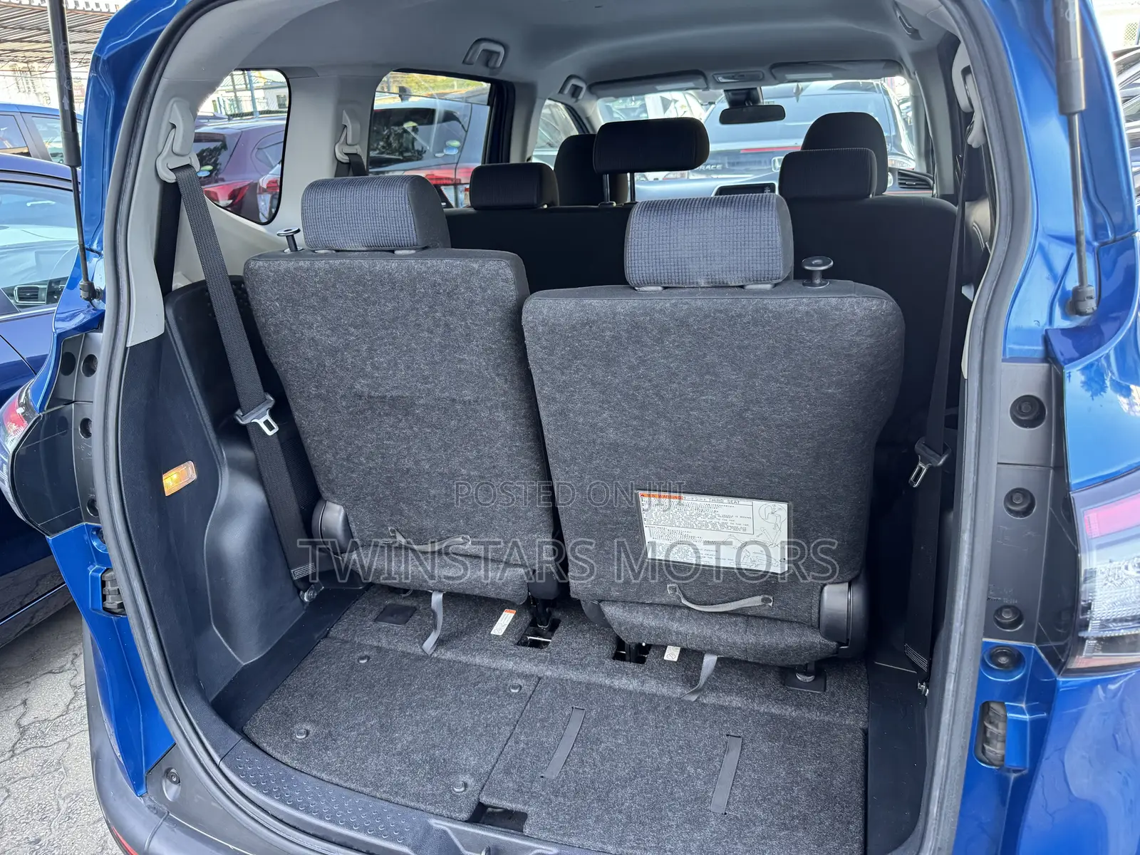 Toyota Sienta 1.5 Hybrid FWD 2018 Blue