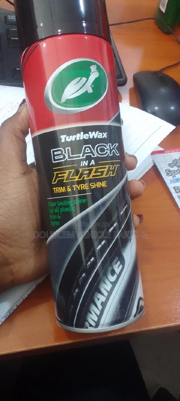 Trim and Tyre/Tire Shine in a Flash Black Turtlewax