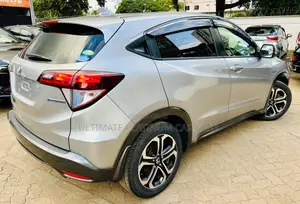 Honda Vezel 1.5 Hybrid 4WD 2017 Silver