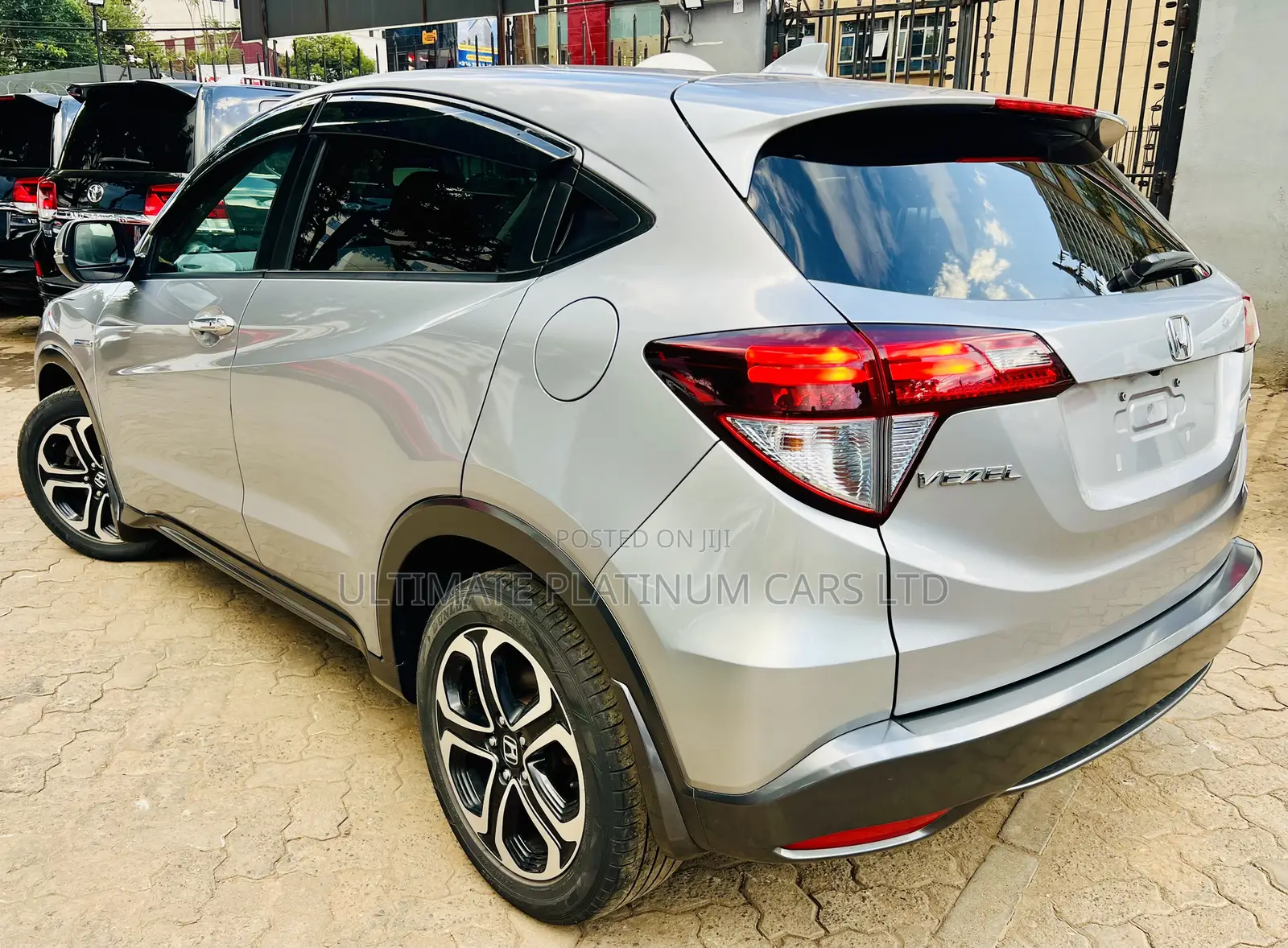 Honda Vezel 1.5 Hybrid 4WD 2017 Silver