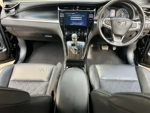 Toyota Harrier 2.0 2017 Black