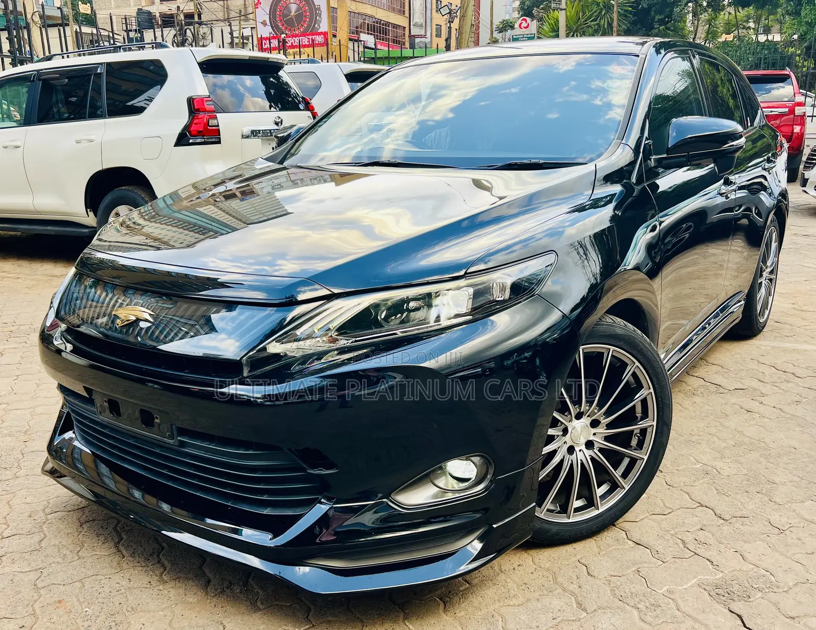 Toyota Harrier 2.0 2017 Black