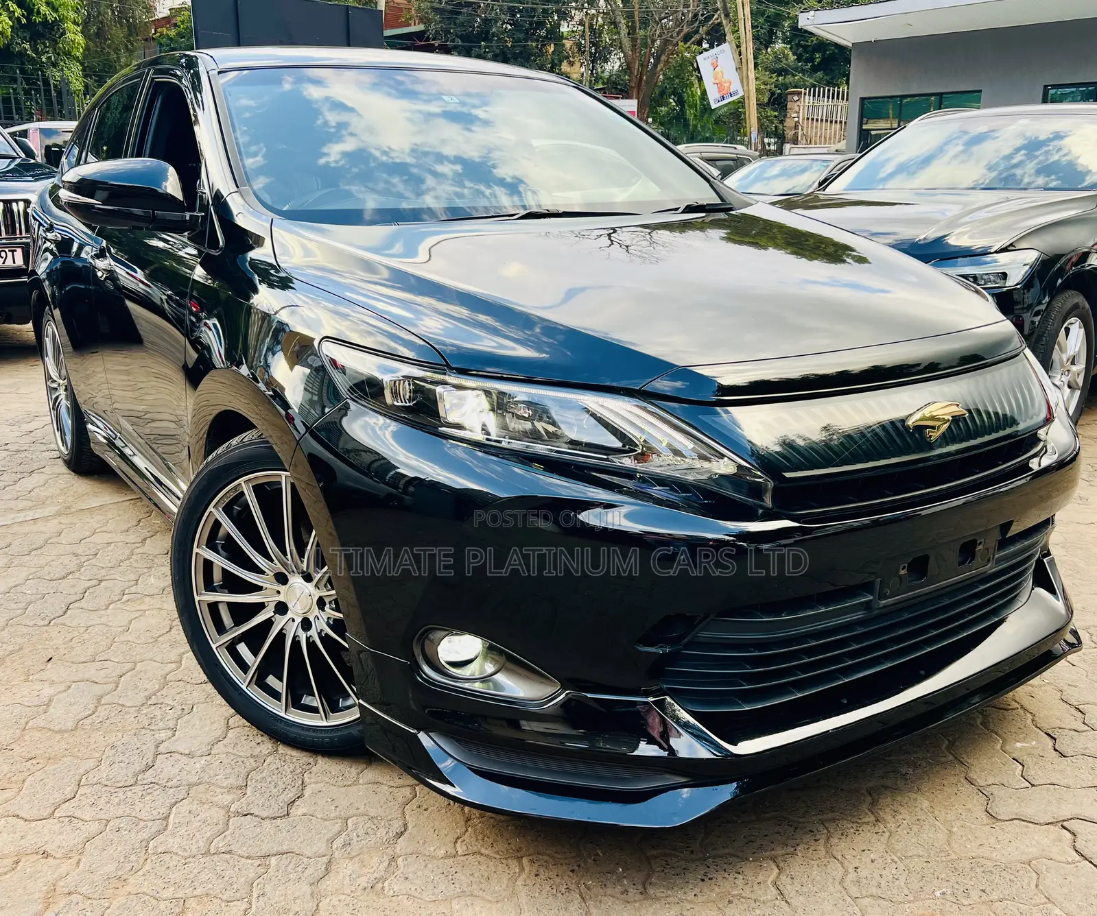 Toyota Harrier 2.0 2017 Black