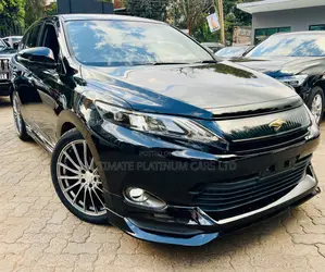 Toyota Harrier 2.0 2017 Black