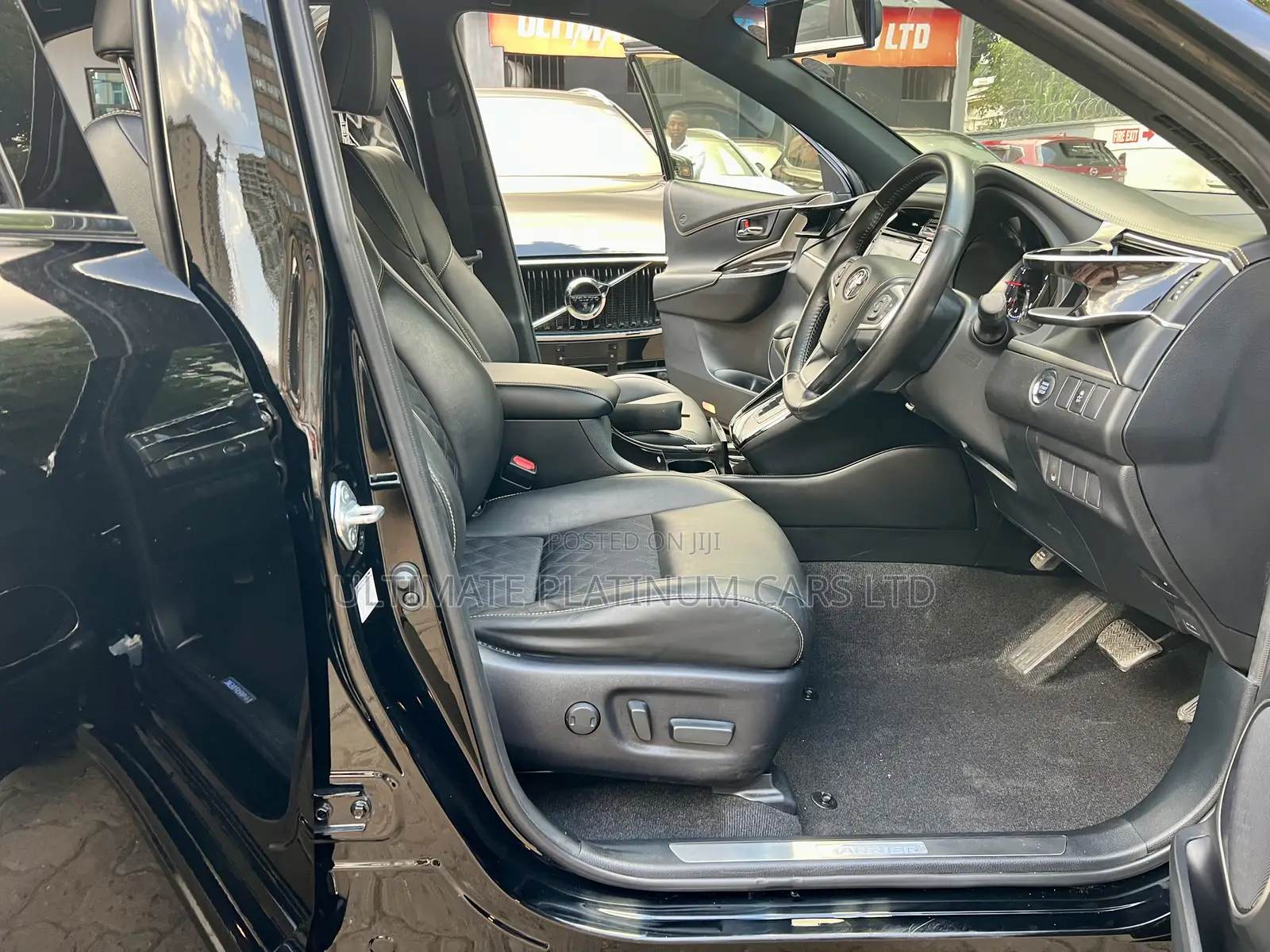 Toyota Harrier 2.0 2017 Black