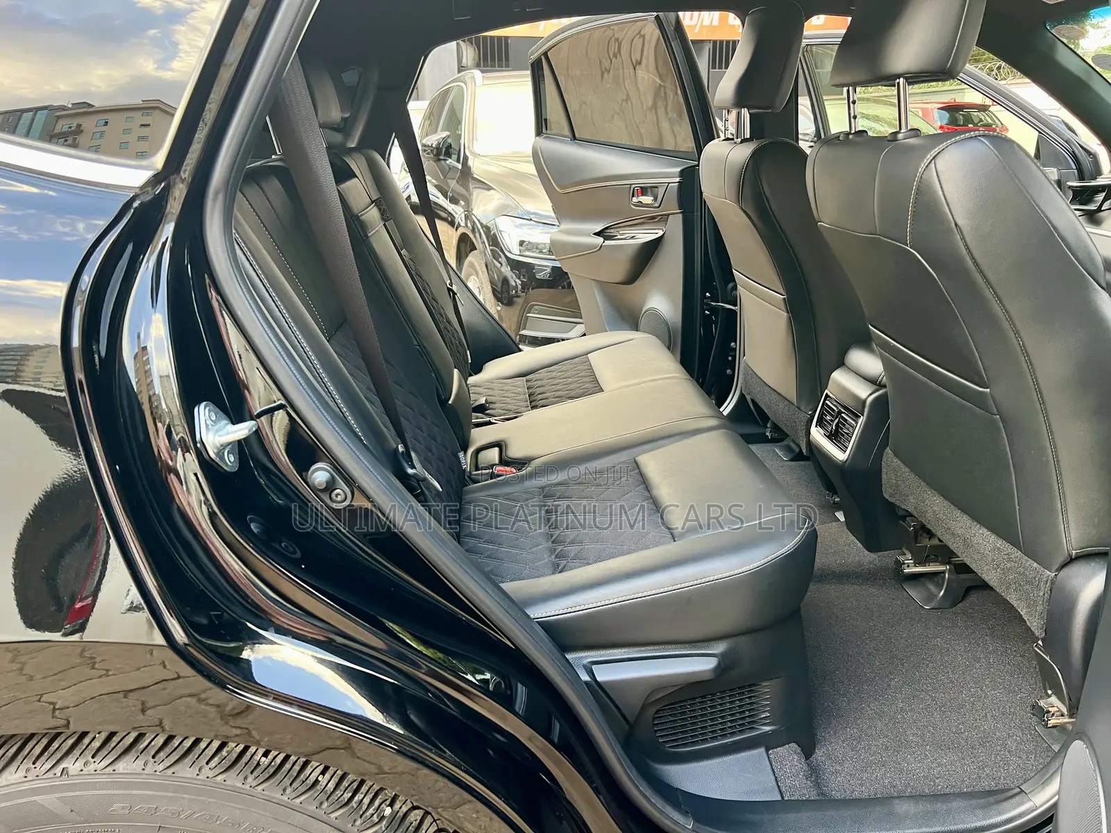 Toyota Harrier 2.0 2017 Black