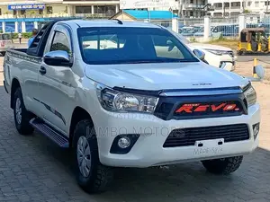 Toyota Hilux 2017 White