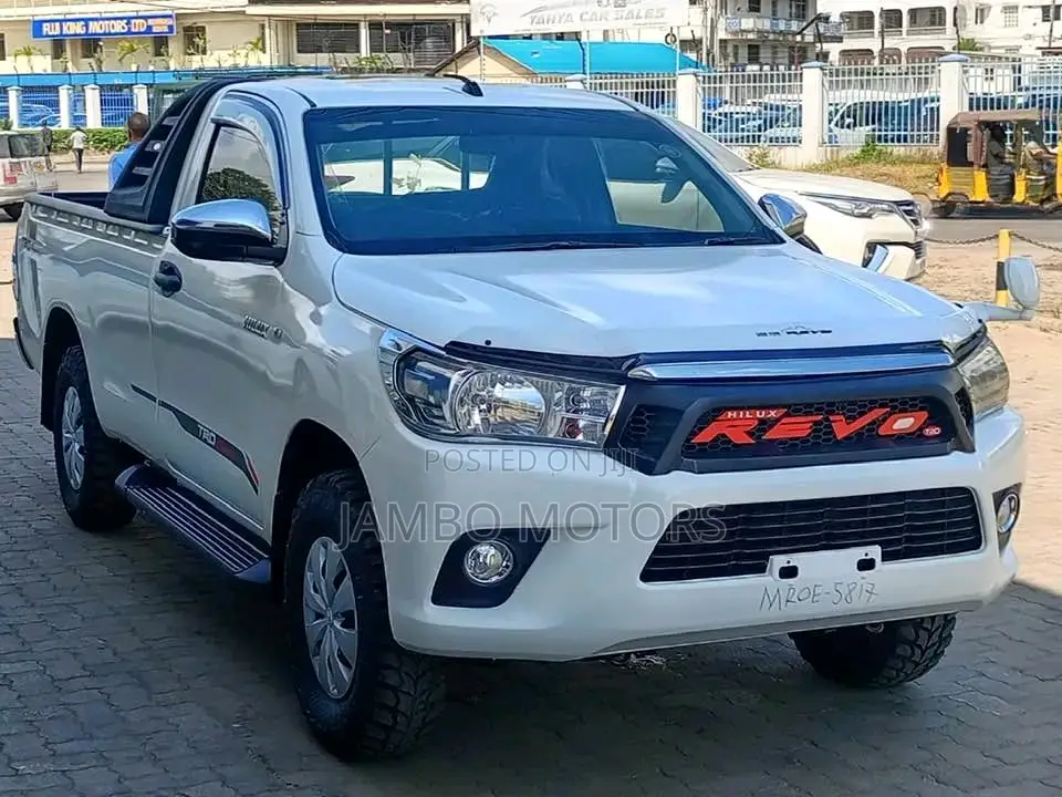 Toyota Hilux 2017 White