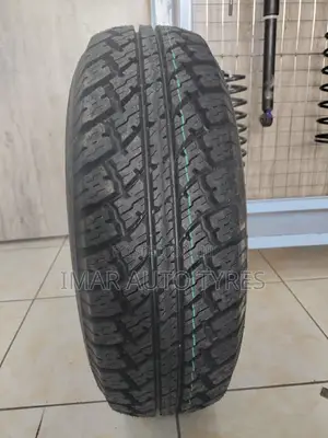 215/70r16 Maxtrek Su800