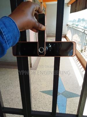 Secure Stay Biometric Locks for Hotel Room Peacefulness - thumbnail 2