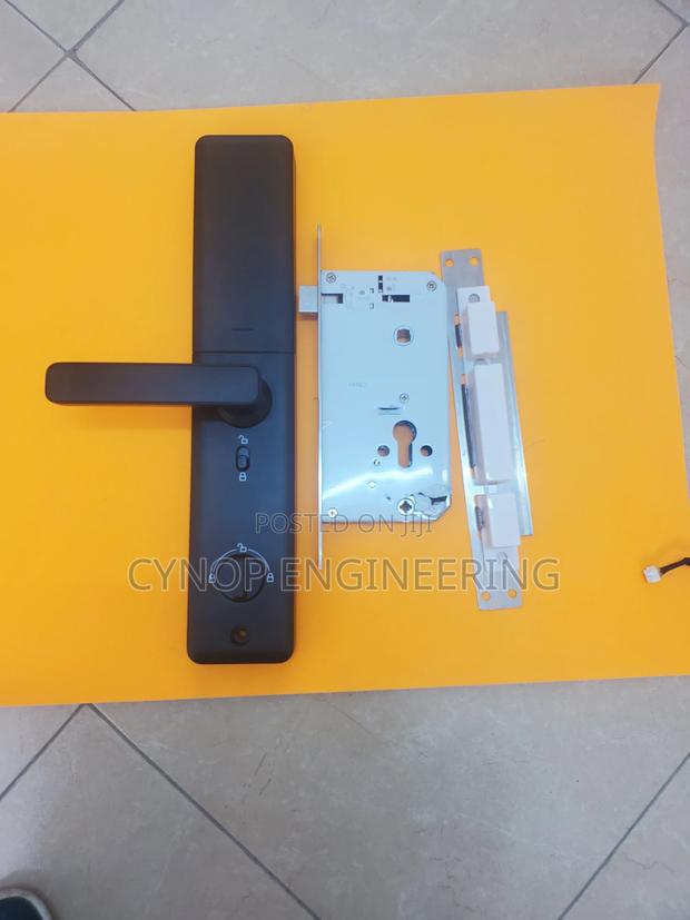 Passcode Access Control Biometric Wifi Door Lock Solutions - main view