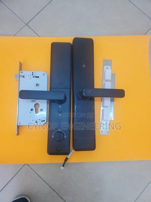 Biometric Mastery Wifi Door Lock With Passcode Intergration - thumbnail 2