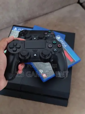 Ps4 STD , 500gb 2 Pads