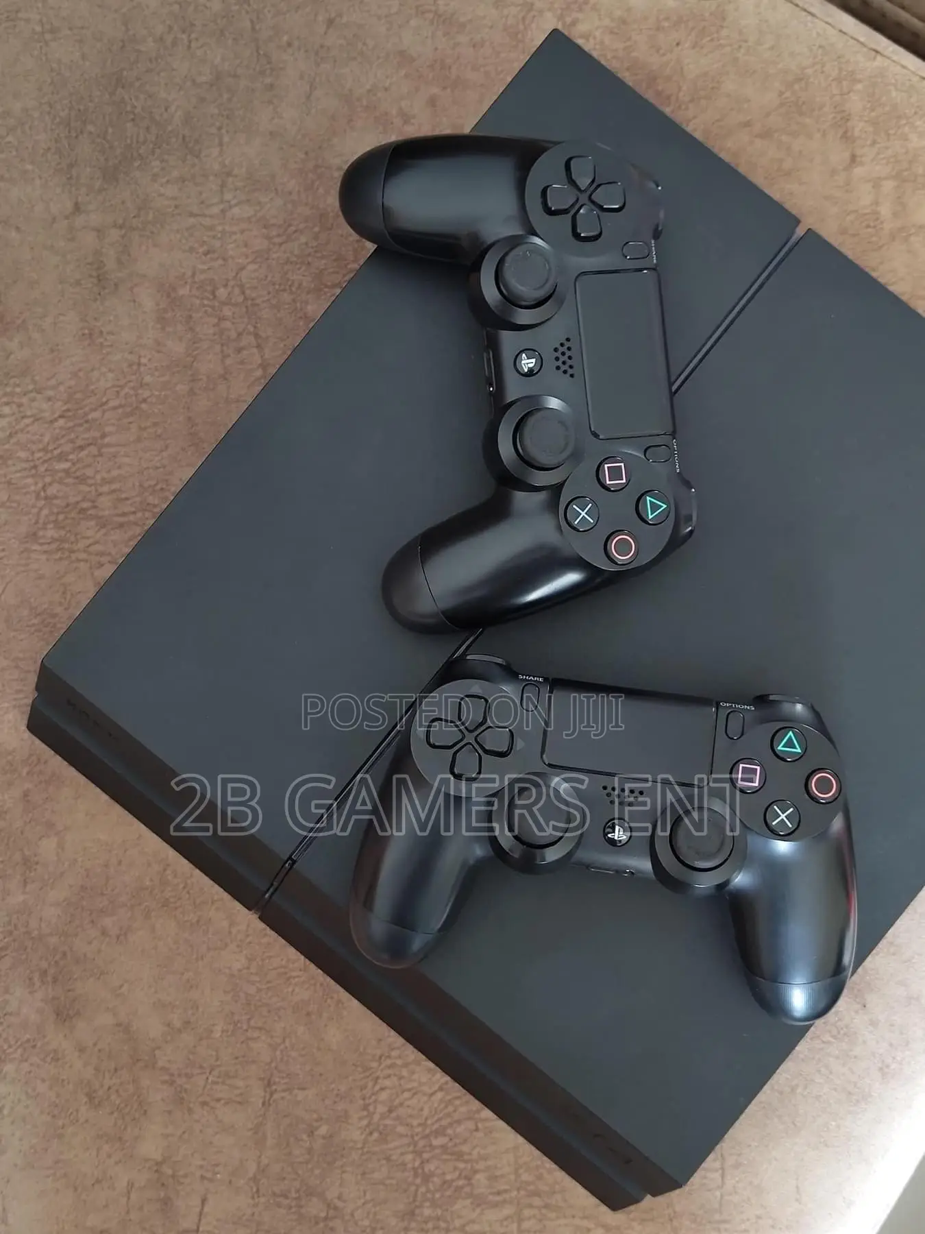 Ps4 STD , 500gb 2 Pads