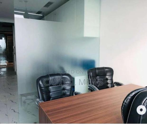 Executive Offices - thumbnail 3