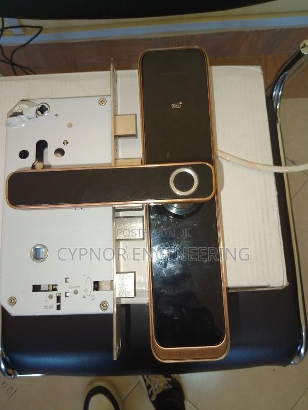 Seamless Entry: Cutting Edge Biometric Door Lock Innovations - main view