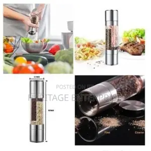 Pepper Manual Grinding.