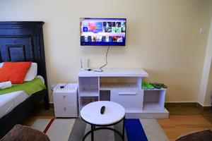 Modern Elegance: Fully Equipped Studio Getaway - thumbnail 2