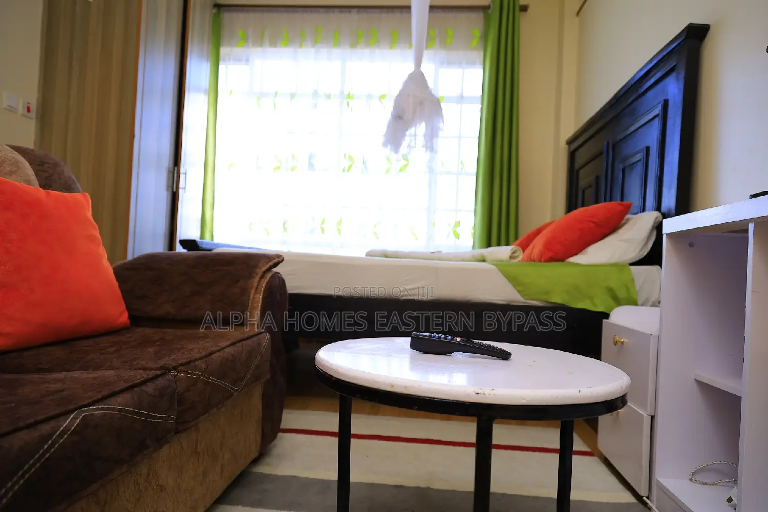 Modern Elegance: Fully Equipped Studio Getaway