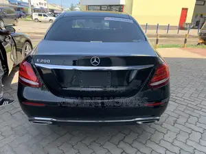 Mercedes-Benz E200 2017 Black