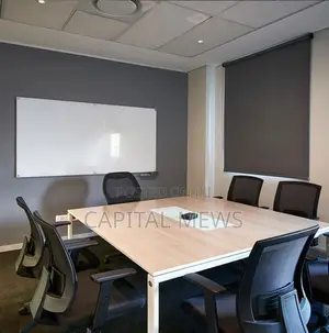 Large Offices With Many Desks