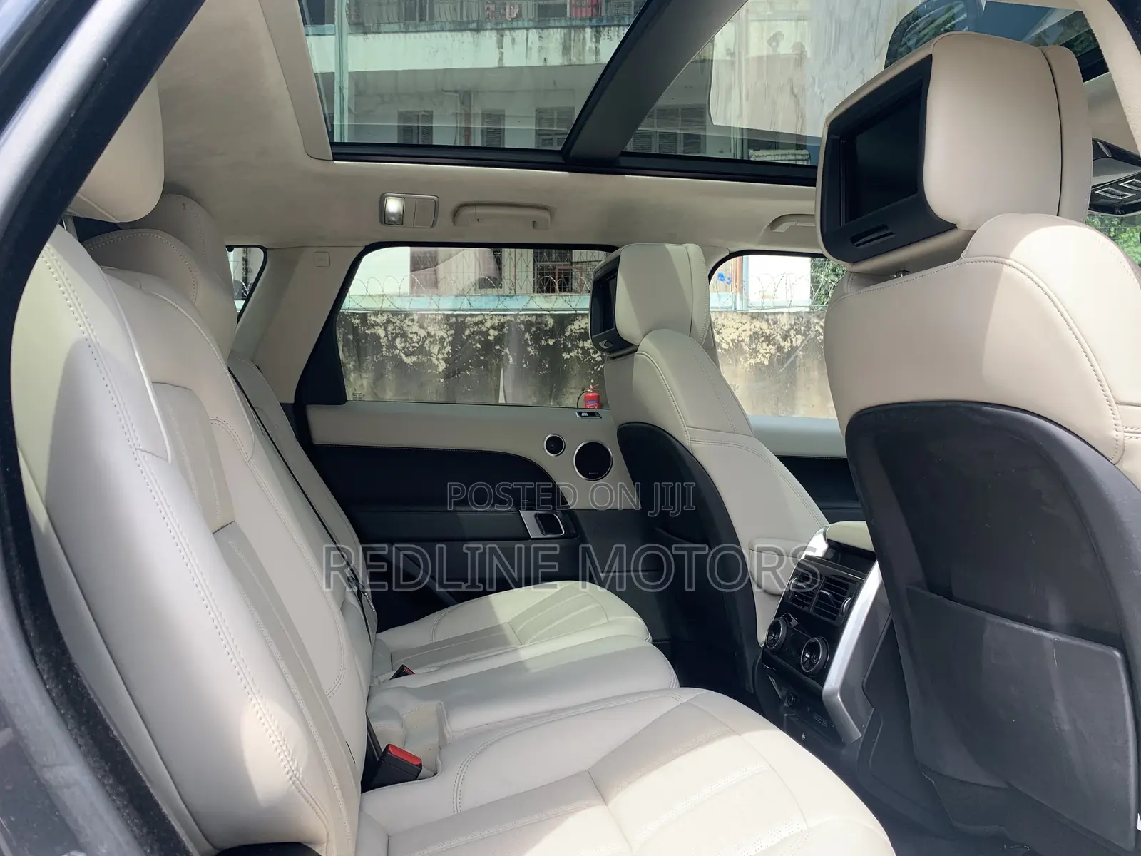 Land Rover Range Rover Sport SVR 4x4 (5.0L 8cyl 8A) 2017 Gray