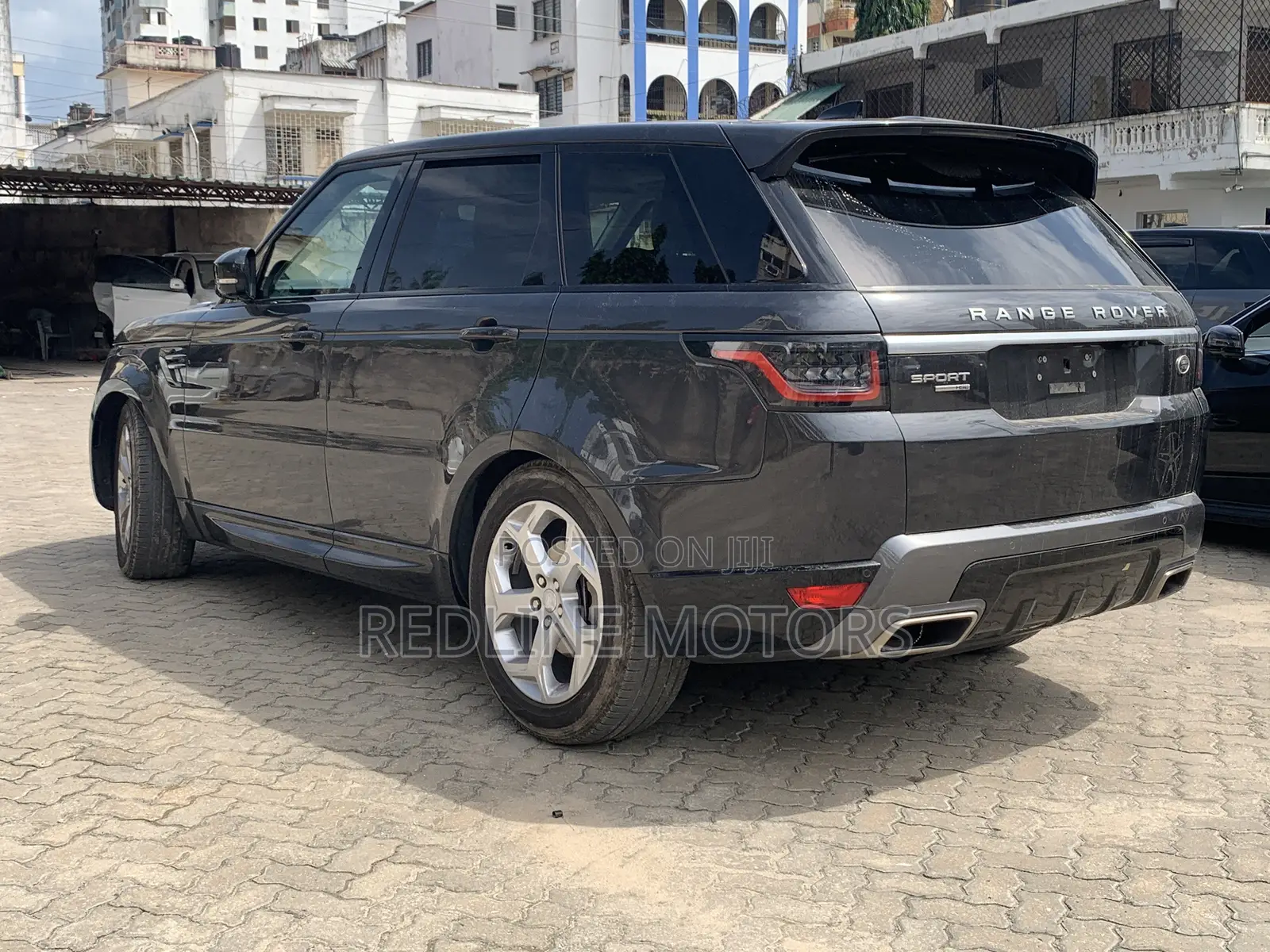 Land Rover Range Rover Sport SVR 4x4 (5.0L 8cyl 8A) 2017 Gray