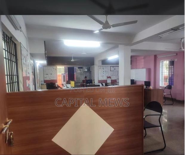 PRIVATE Office With Large Windows-Private - thumbnail 2