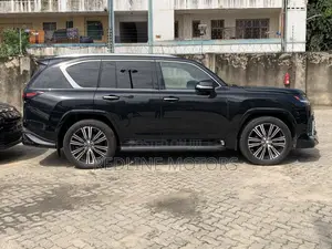 Lexus LX 2022 Black
