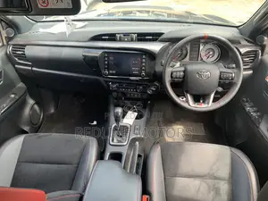 Toyota Hilux 2022 Black