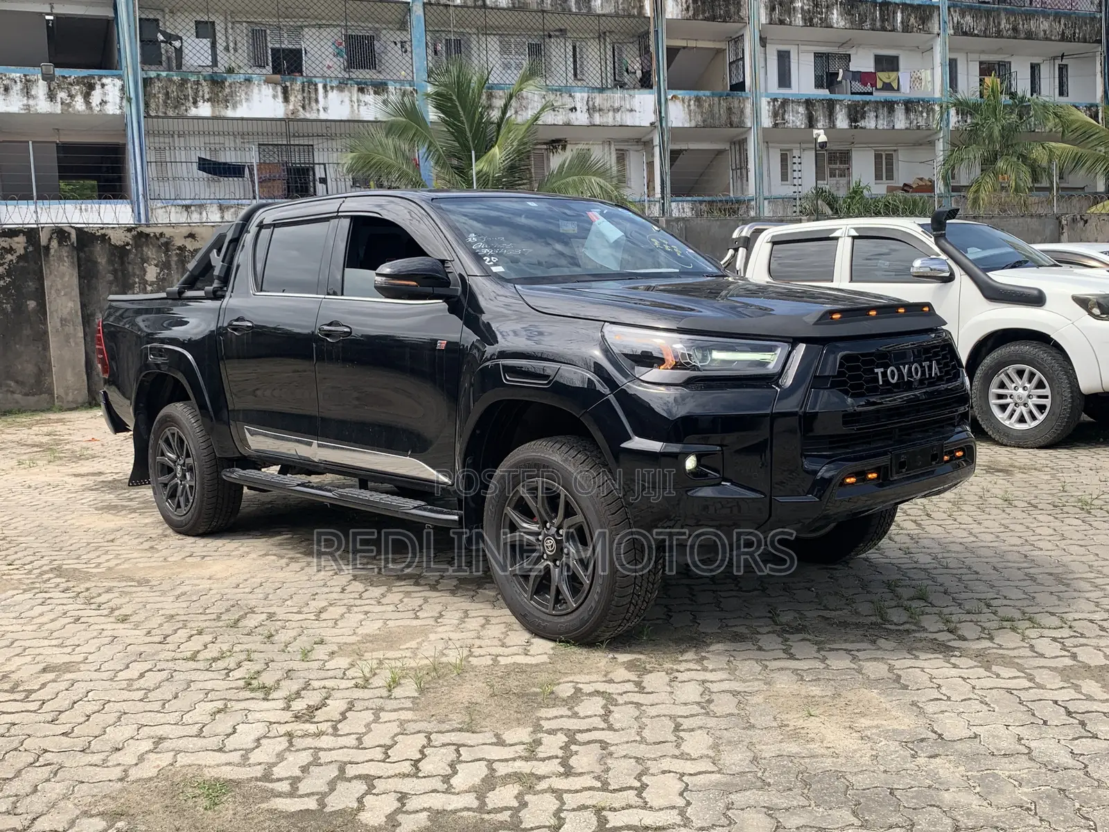Toyota Hilux 2022 Black