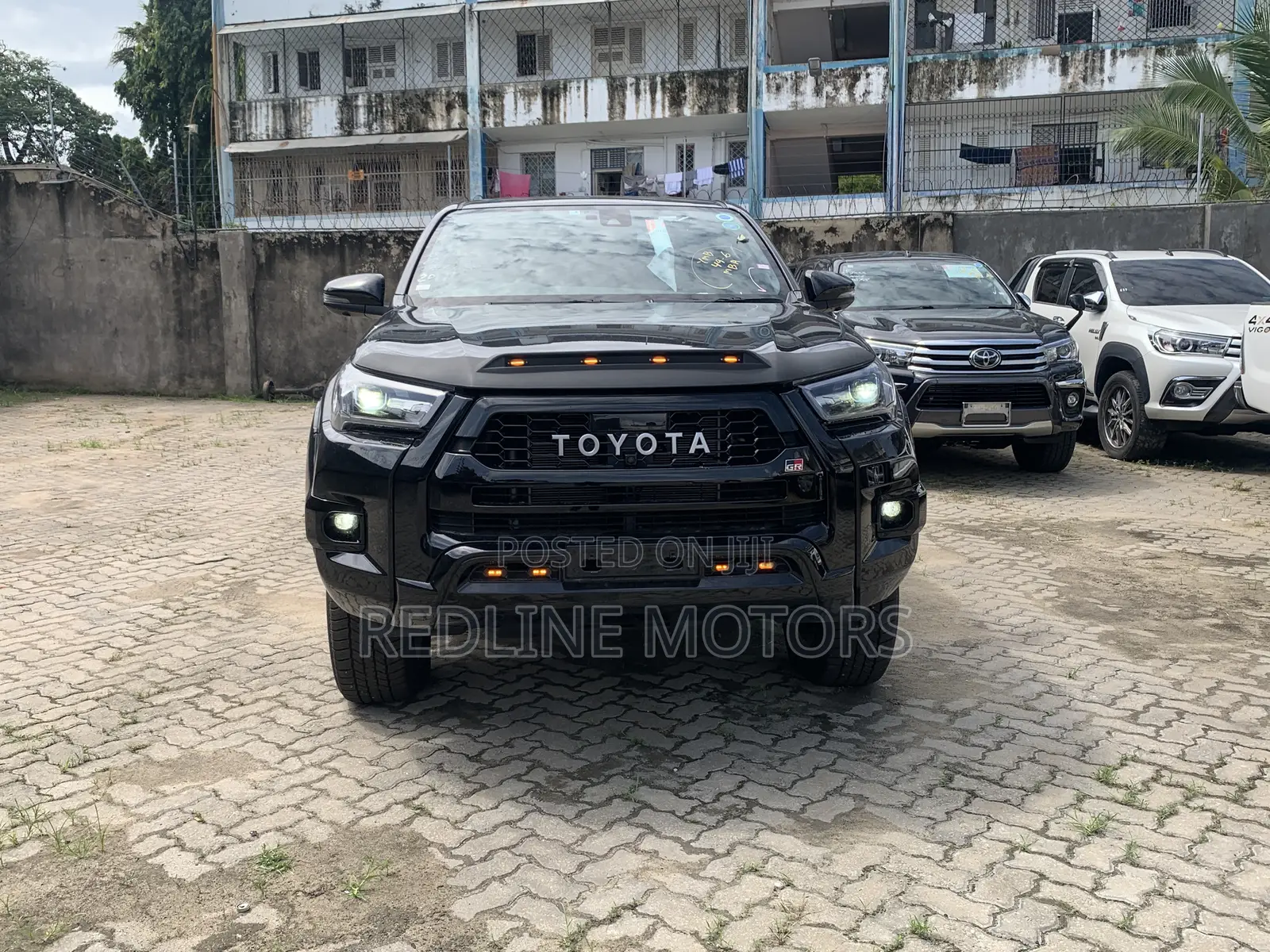 Toyota Hilux 2022 Black