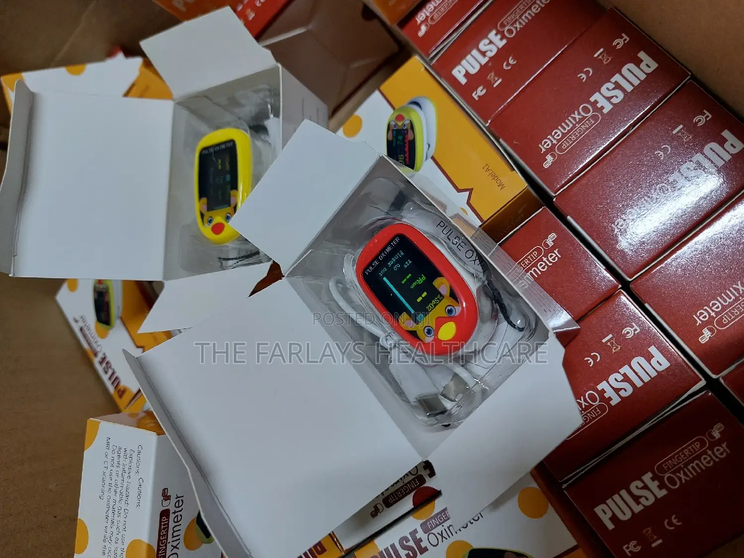 PULSE OXIMETER PEDIATRIC - Yellow and Red.