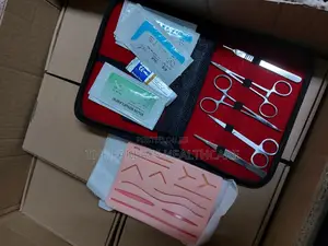 Stitching Set With Sutures and Silicone Pad