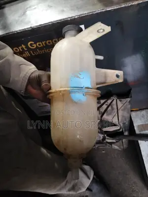 1kd Hilux Washer Radiator Bottle