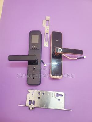 Safe and Sound Biometric Smart Locks for a Secure Home - thumbnail 2